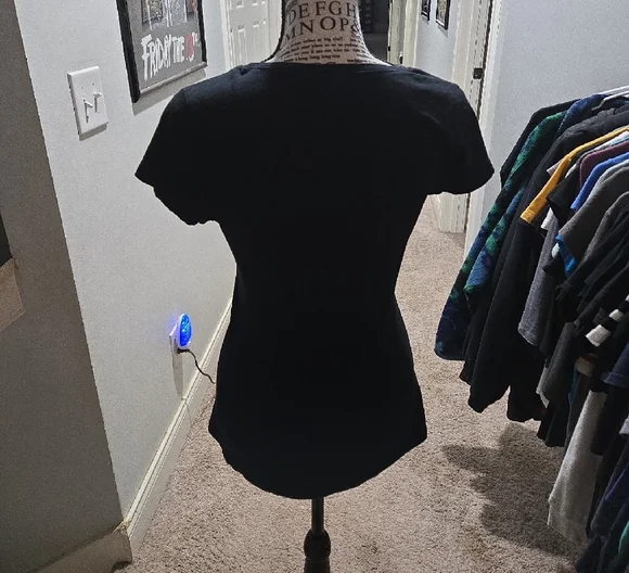 Macy's Black Short Sleeve Tee - Picture 2 of 3